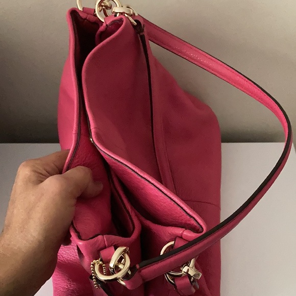 NWT Coach Phoebe Shoulder bag- DARK FUCHSIA, PERFECT FOR SPRING - Picture 3 of 11